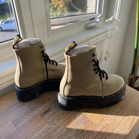 Doc Martens 1460 Max Leather Platform Boots - Pale Olive - Pisa - Picture 12 of 14